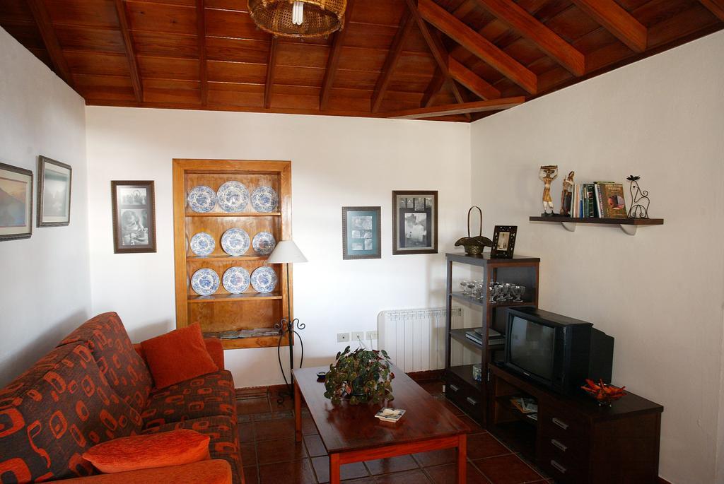 Atilio Villa Puntallana Room photo